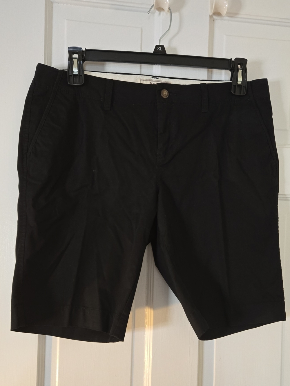 Old Navy Women's Black Flat-Front Shorts